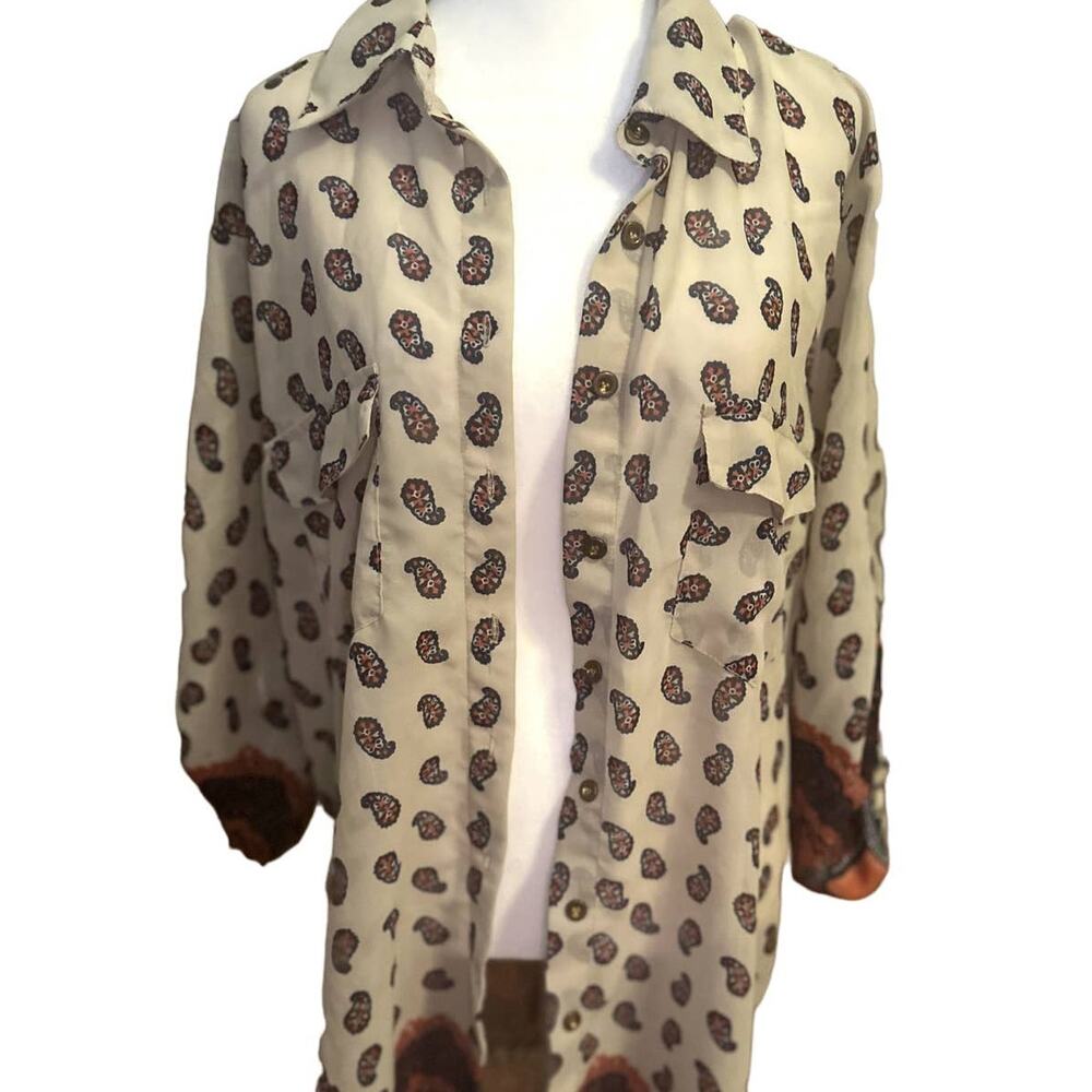 Paisley Super cute and classy blouse  Excellent condition!